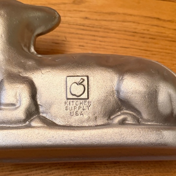 Cast Aluminum Lamb Cake Mold by Kitchen Supply USA NEW - Picture 6 of 16
